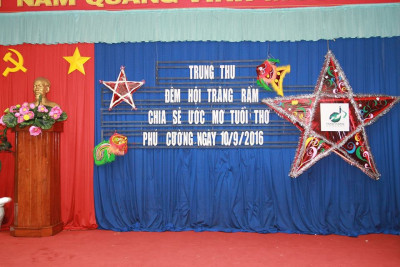 Đêm hội trăng rằm.