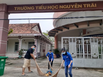 Ra quân tổng vệ sinh môi trường năm 2021