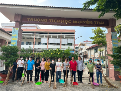 Trường TH Nguyễn Trãi thực hiện "Ngày thứ Bảy văn minh"