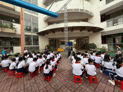 HỌC SINH LỚP 5 SÔI NỔI THI “RUNG CHUÔNG VÀNG” TIẾNG ANH