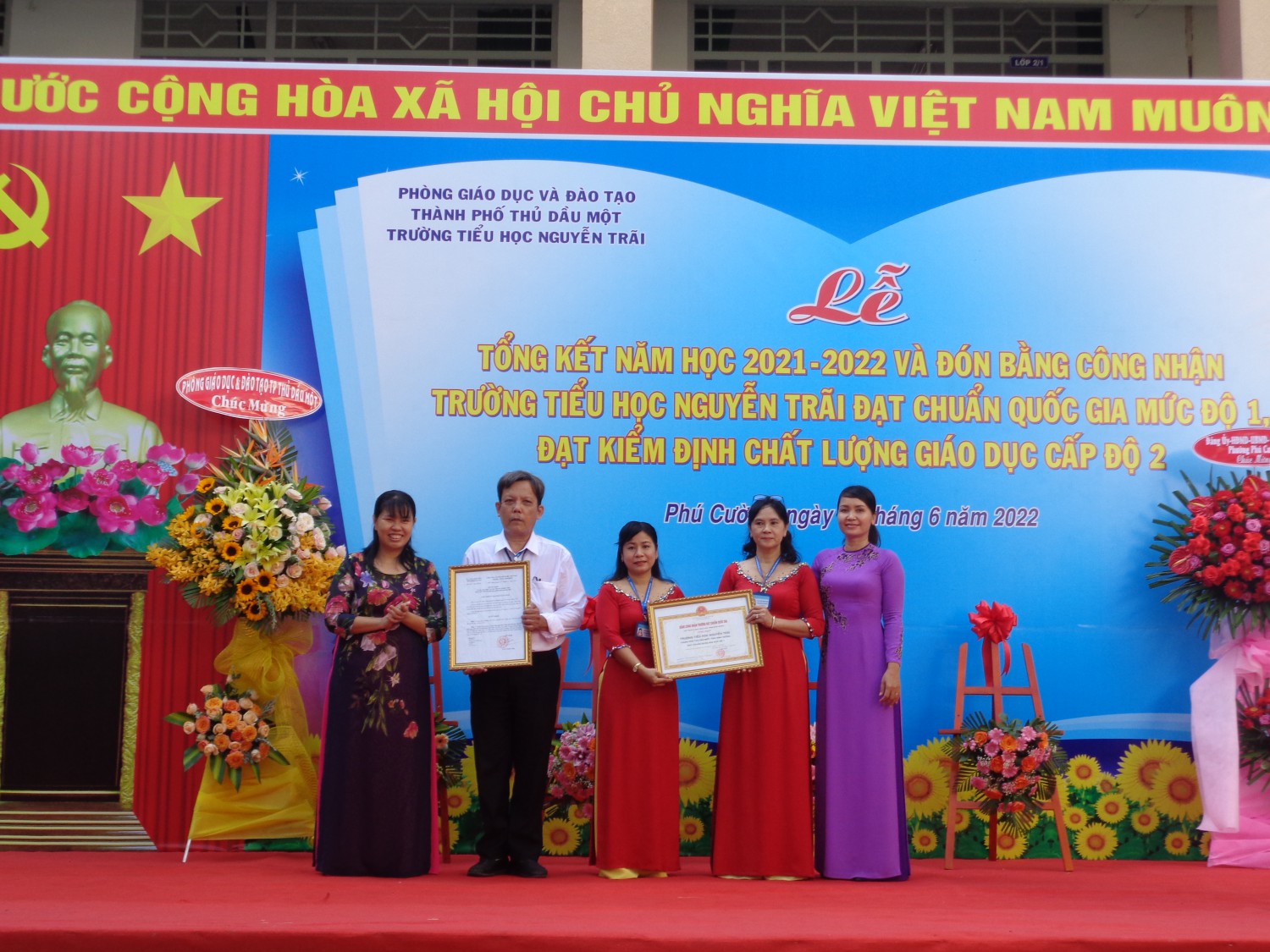 Lễ Tổng kết năm học 2021-2022 và Lễ đón bằng Công nhận trường TH Nguyễn Trãi đạt Chuẩn Quốc Gia mức độ 1, đạt Kiểm định Chất lượng Giáo dục cấp độ 2.