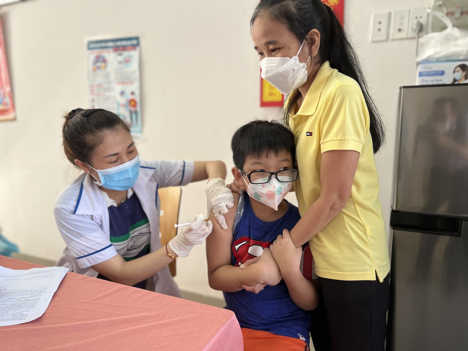 Tổ chức tiêm vacxin Covid-19 cho học sinh từ 5 đến 12 tuổi trên địa bàn phường Phú Cường