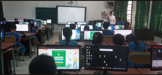 Học sinh Trường Tiểu học Nguyễn Trãi hưởng ứng Tuần lễ đọc sách Thư viện số – Hướng về kỷ niệm 50 năm Ngày Giải phóng miền Nam